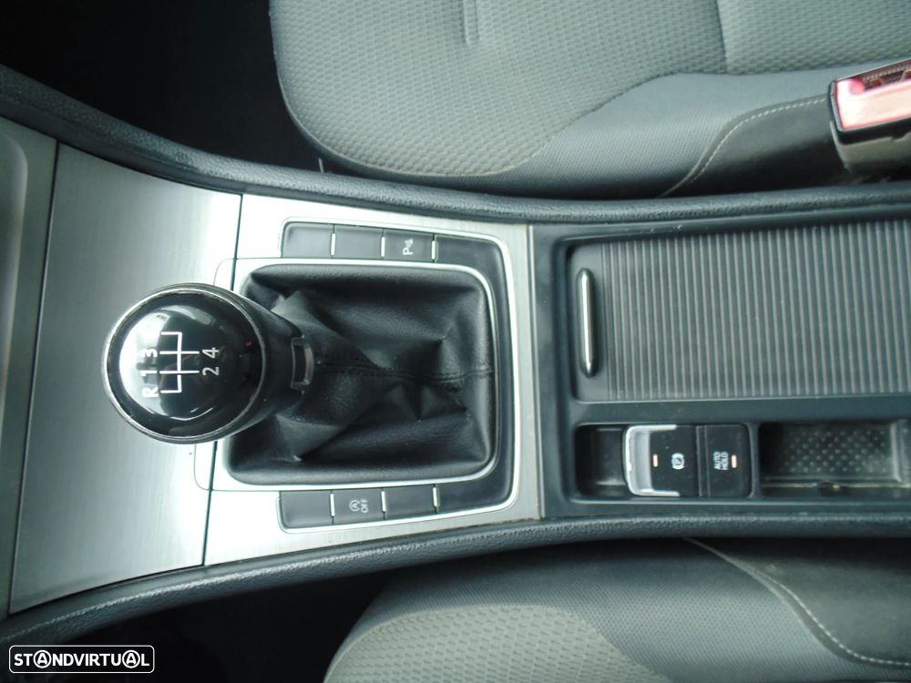 VW Golf Variant 1.6 TDi GPS Edition - 24