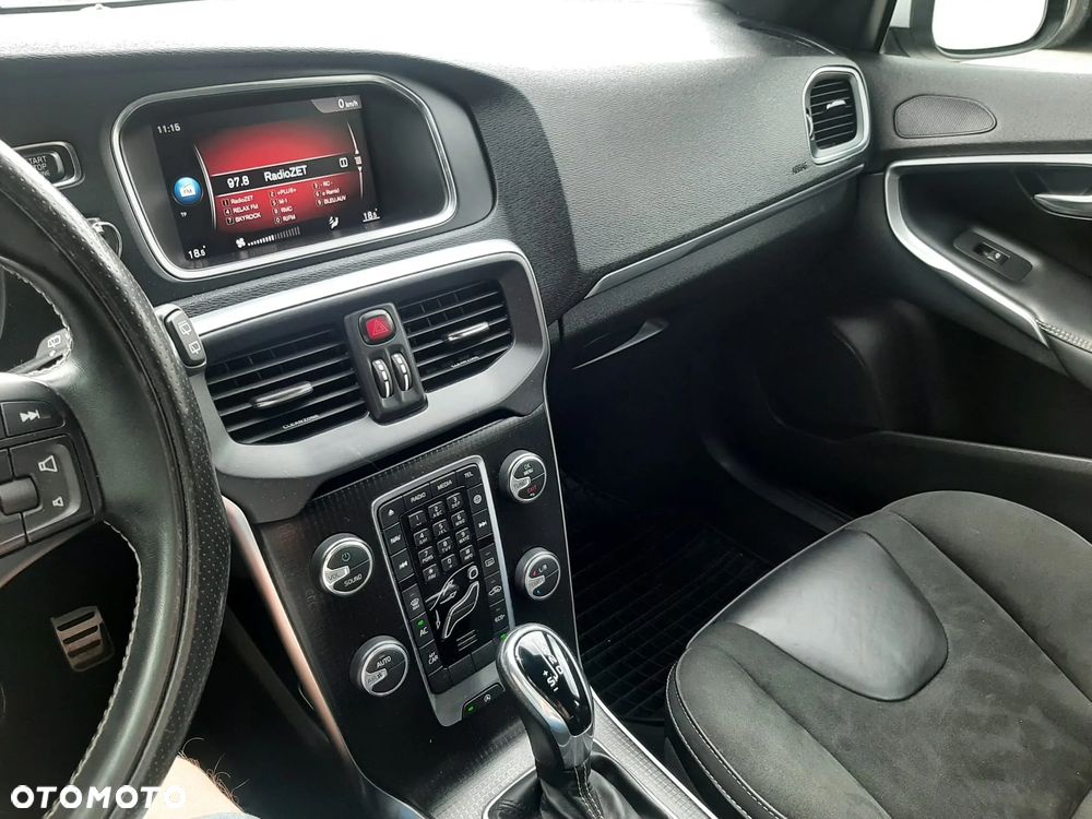 Volvo V40 D3 Geartronic RDesign - 31