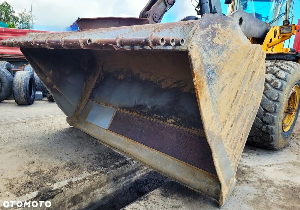 Volvo L180E - 11