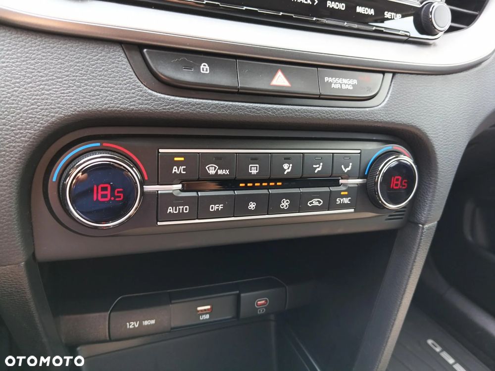 Kia XCeed 1.5 T-GDI M - 21