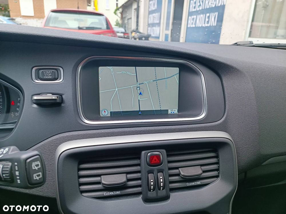 Volvo V40 T3 Geartronic Momentum - 24