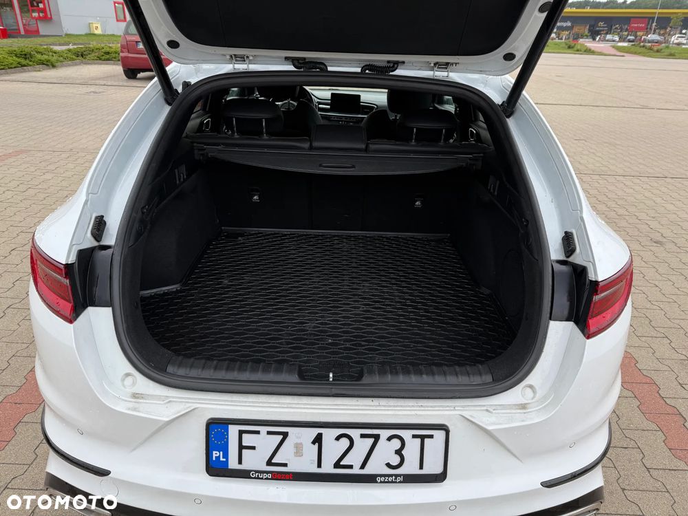 Kia ProCeed 1.6 T-GDI GT DCT - 9
