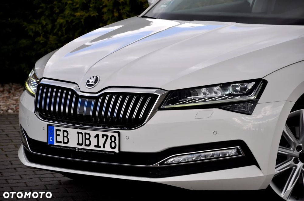 Skoda Superb 2.0 TDI DSG Premium Edition - 8
