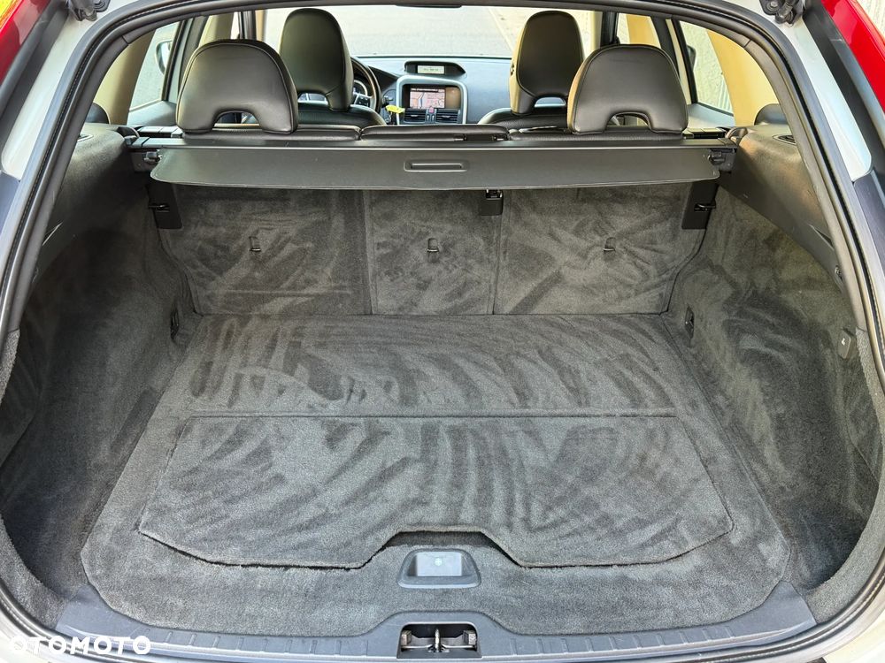Volvo XC 60 D5 AWD Momentum - 29