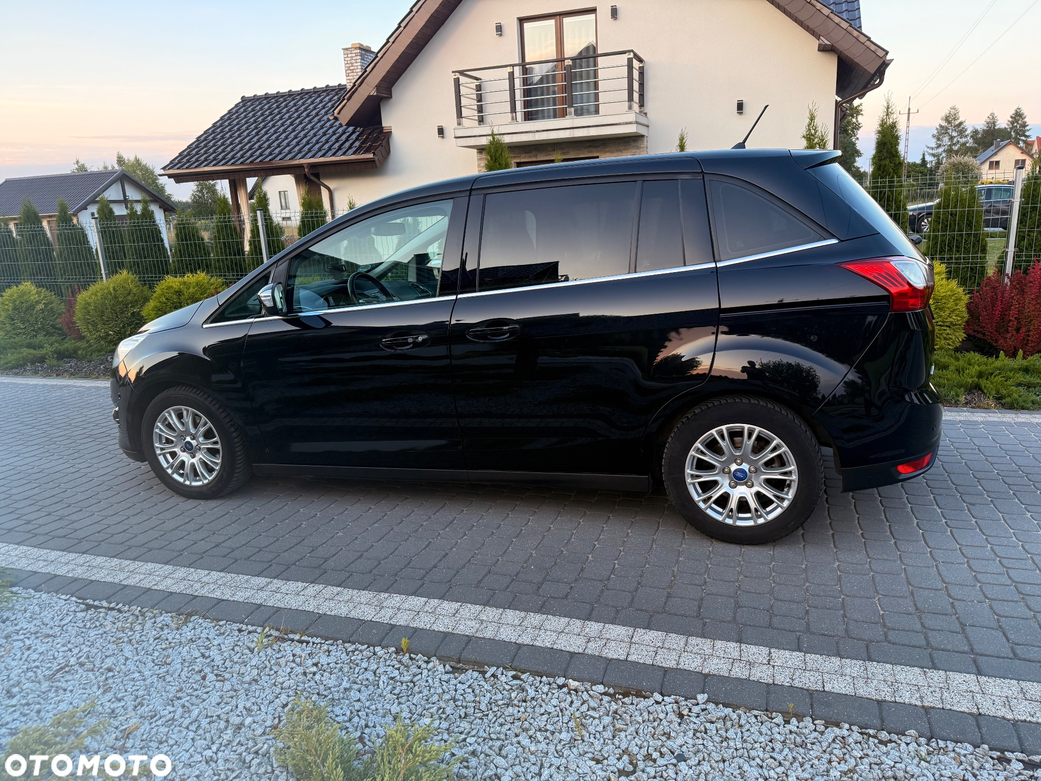 Ford Grand C-MAX - 8