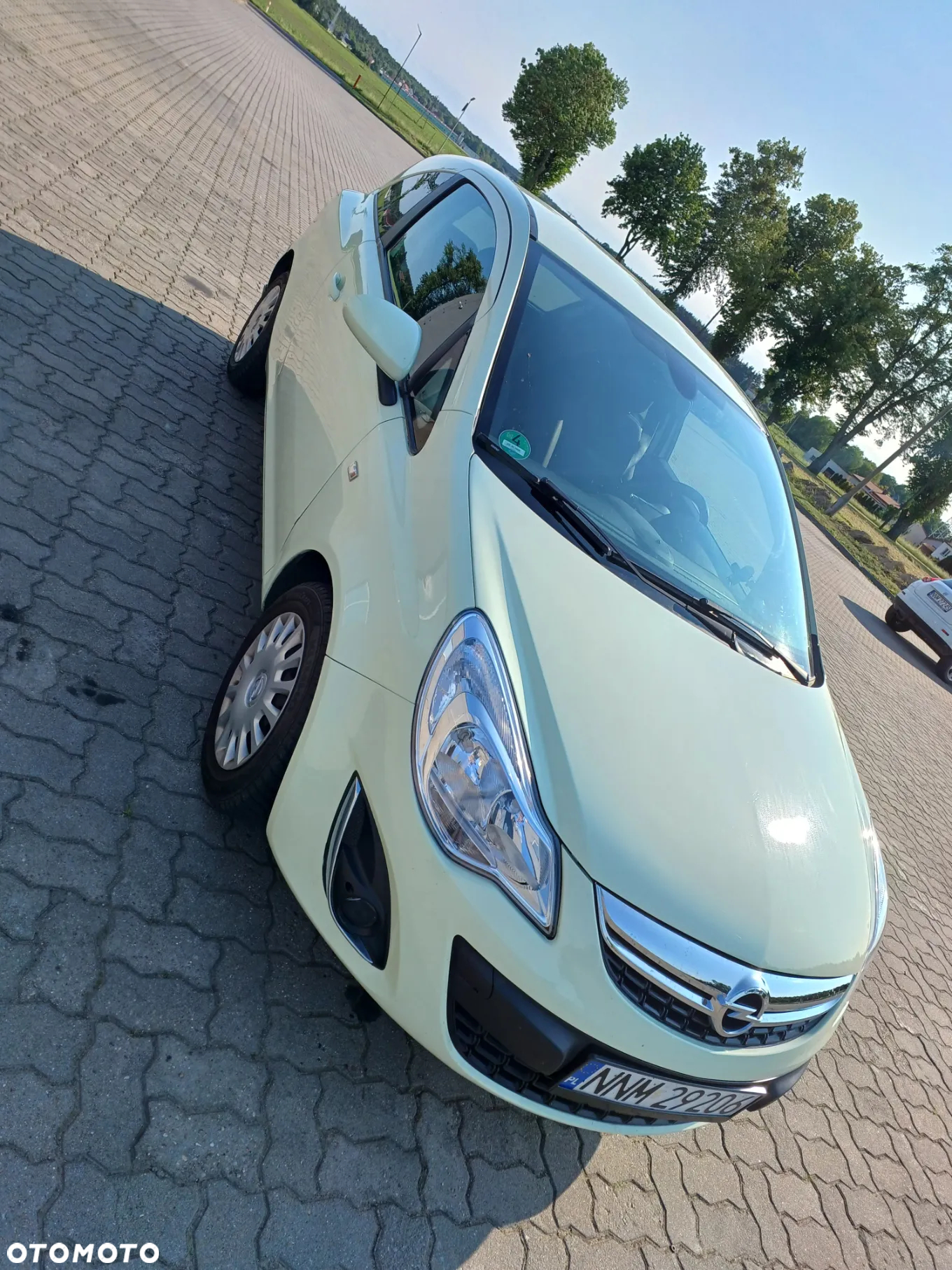 Opel Corsa 1.2 16V Cosmo - 3