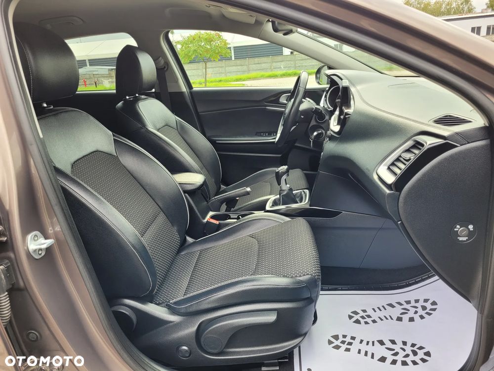 Kia Ceed 1.4 L Business Line - 16