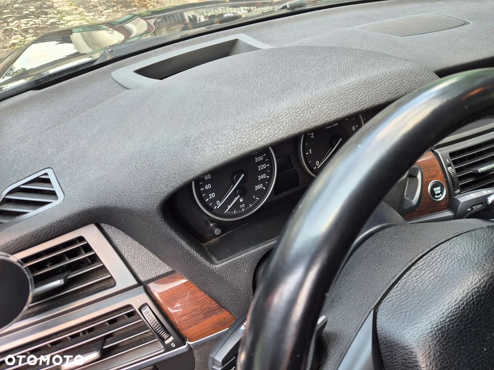 BMW X5 xDrive35i - 24