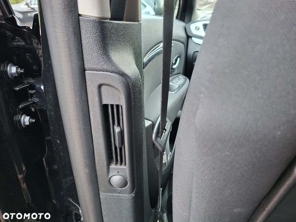 Renault Scenic ENERGY TCe 115 S&S Paris - 28