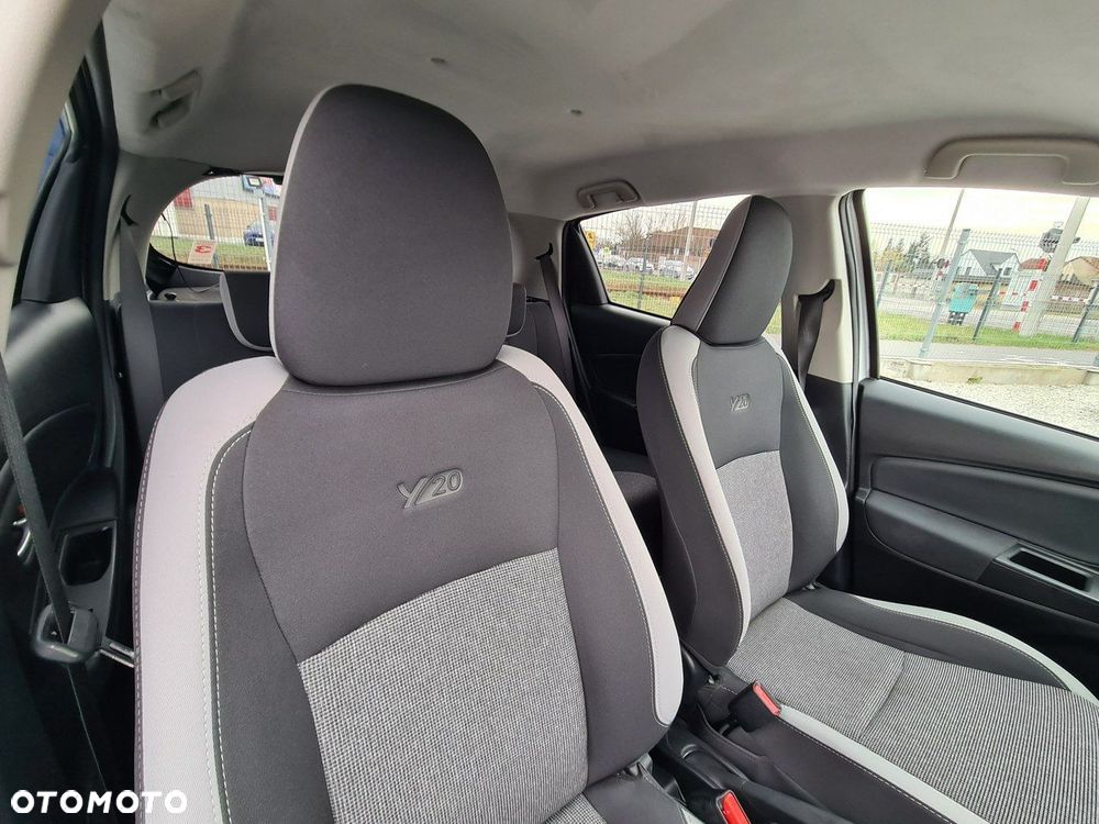 Toyota Yaris - 25