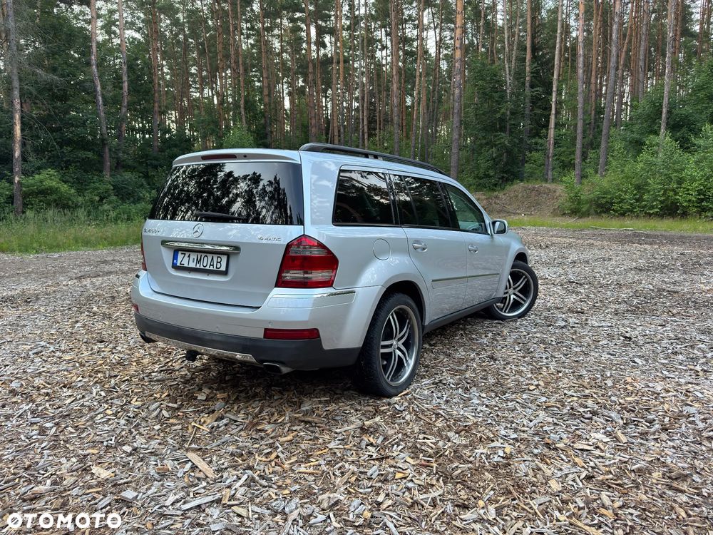 Mercedes-Benz GL 450 - 4