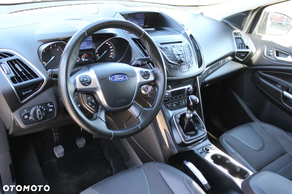 Ford Kuga 2.0 TDCi 4x4 Titanium - 28