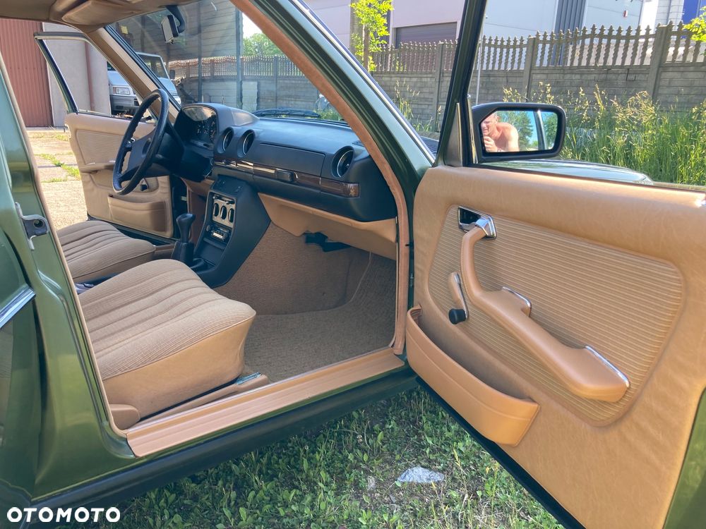 Mercedes-Benz W123 - 26