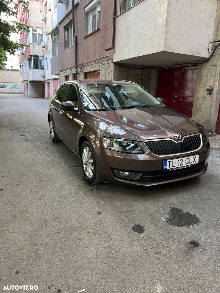 Skoda Octavia 2.0 TDI ELEGANCE DSG - 1