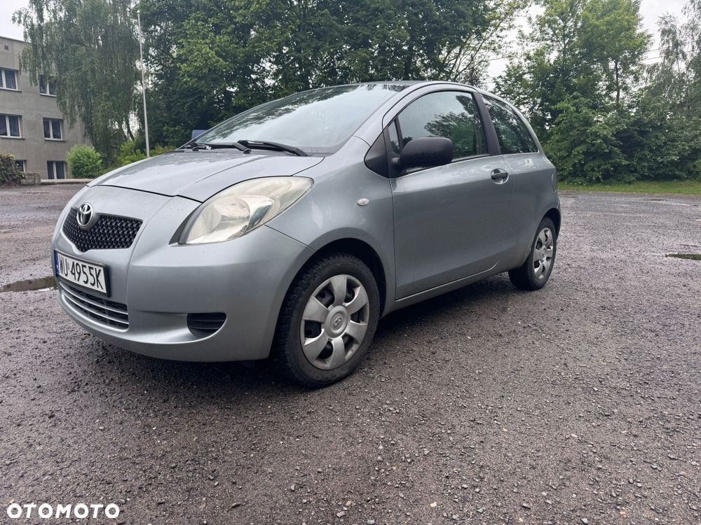 Toyota Yaris - 1