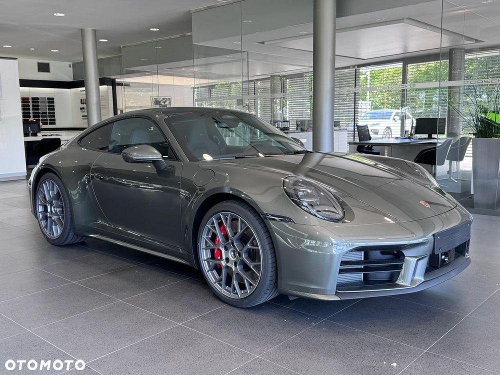 Porsche 911 Carrera 4S - 2