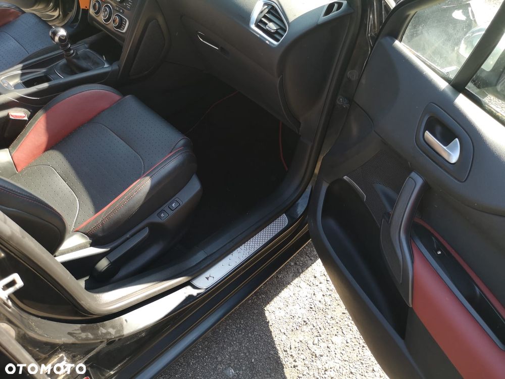 Citroën DS4 1.6 HDi SoChic - 11