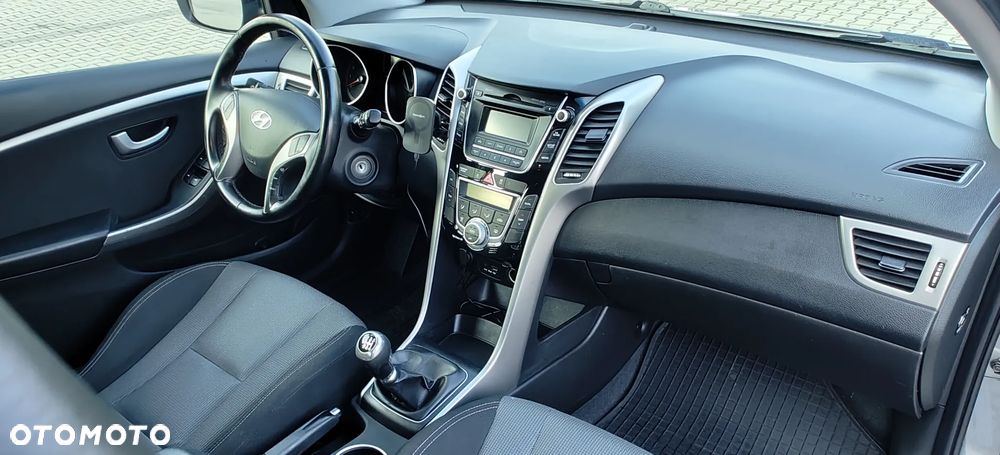 Hyundai i30 1.6 Comfort - 8