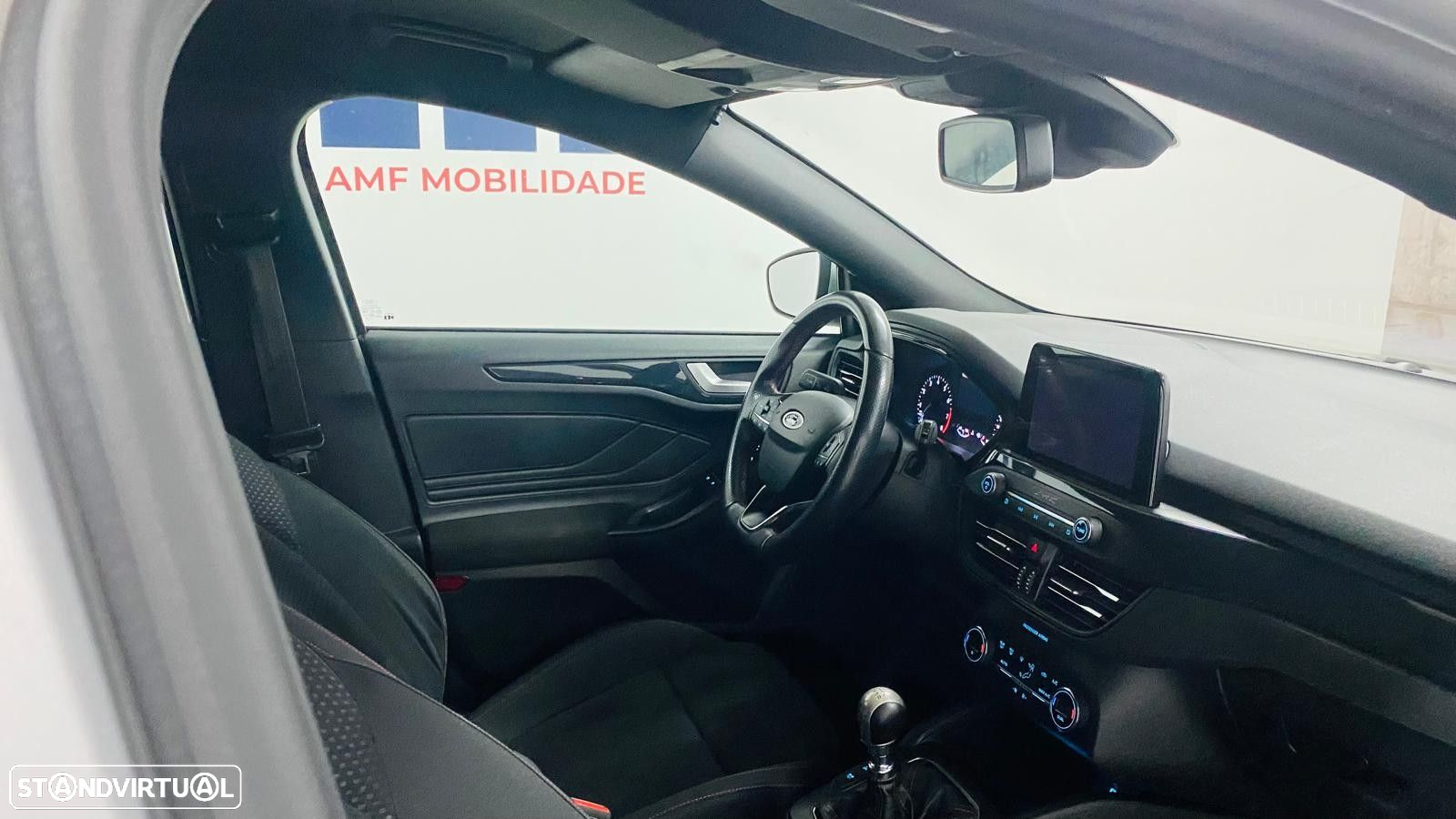 Ford Focus SW 1.0 EcoBoost ST-Line - 12