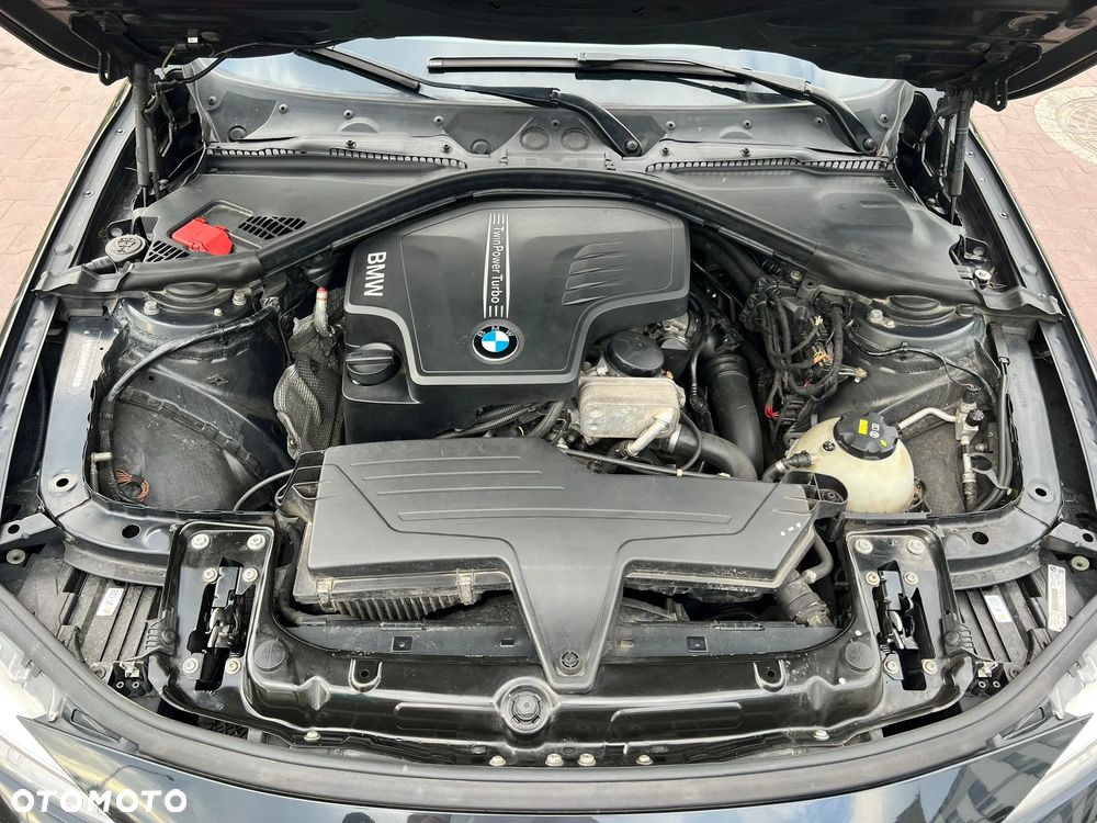 BMW Seria 3 328i Sport Line - 16