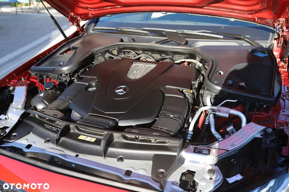Mercedes-Benz Klasa E 400 4-Matic 9G-TRONIC - 17