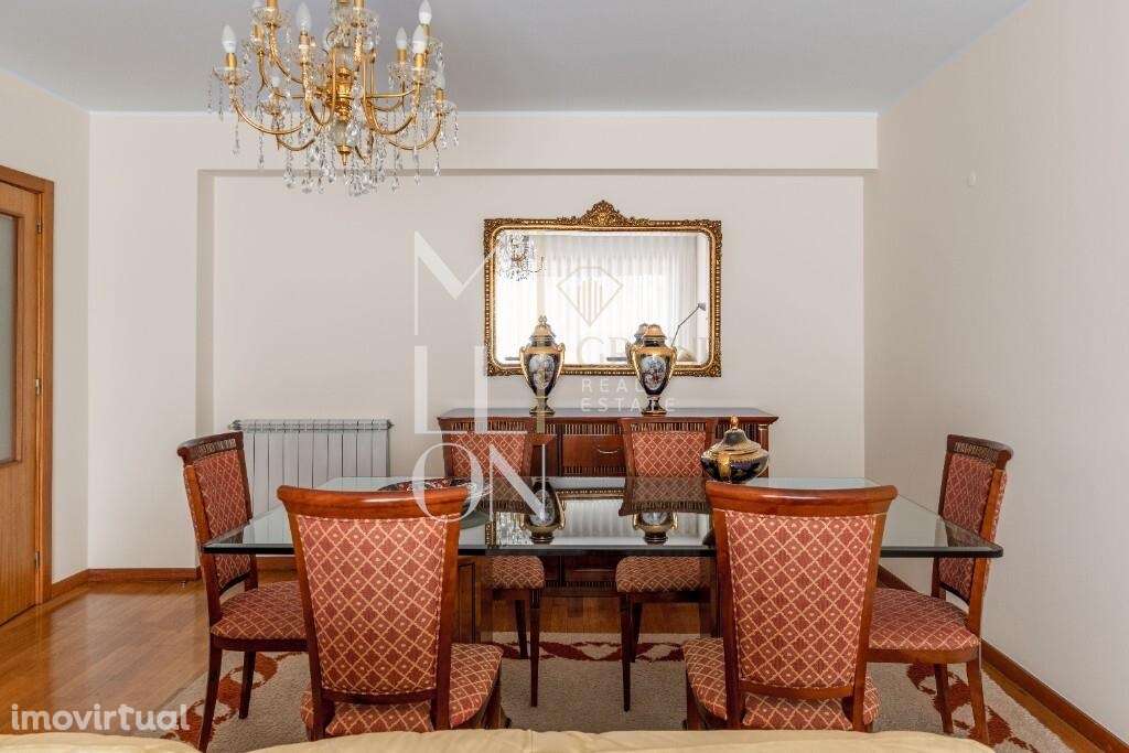 T2 com Suite, Varanda a Sul e Garagem Dupla a 10 min. do Hospital S. J - Grande imagem: 4/23