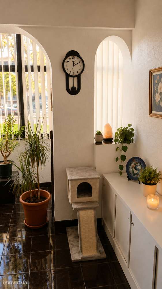 Magnífico apartamento T2 em Amora muito sol junto a jardins e comércio - Grande imagem: 2/38