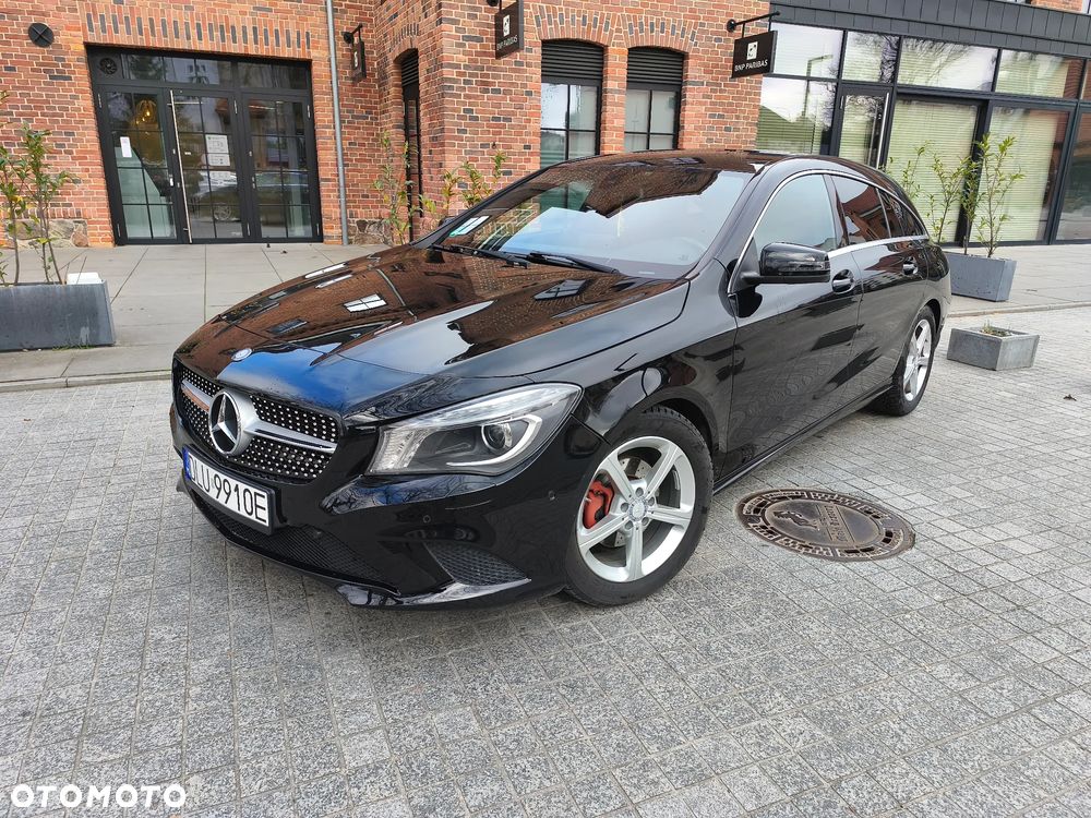 Mercedes-Benz CLA 180 AMG Line - 3