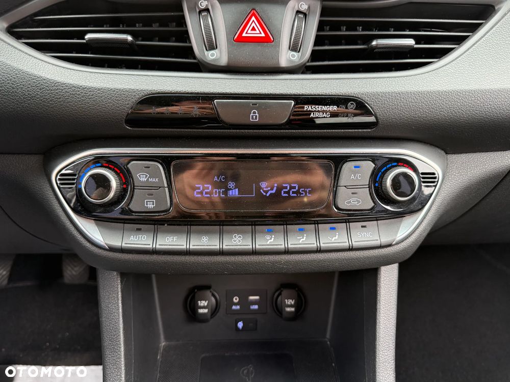 Hyundai i30 1.4 Passion Plus - 19