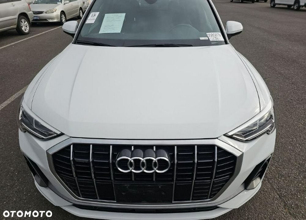 Audi Q3 2020 photo 2