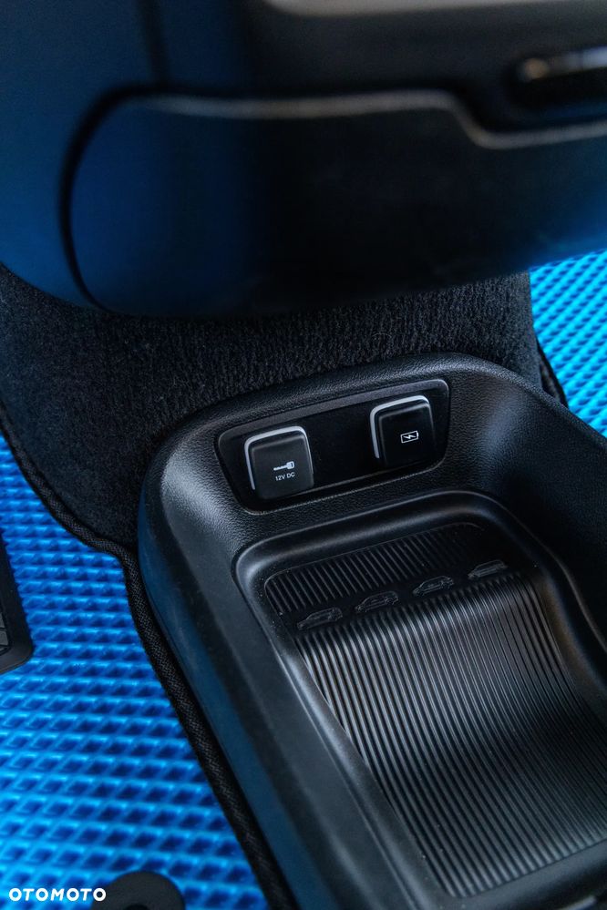 Chrysler Pacifica - 28