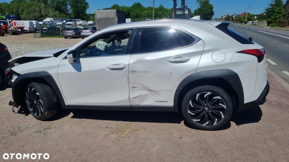 Lexus UX 250h F SPORT - 2