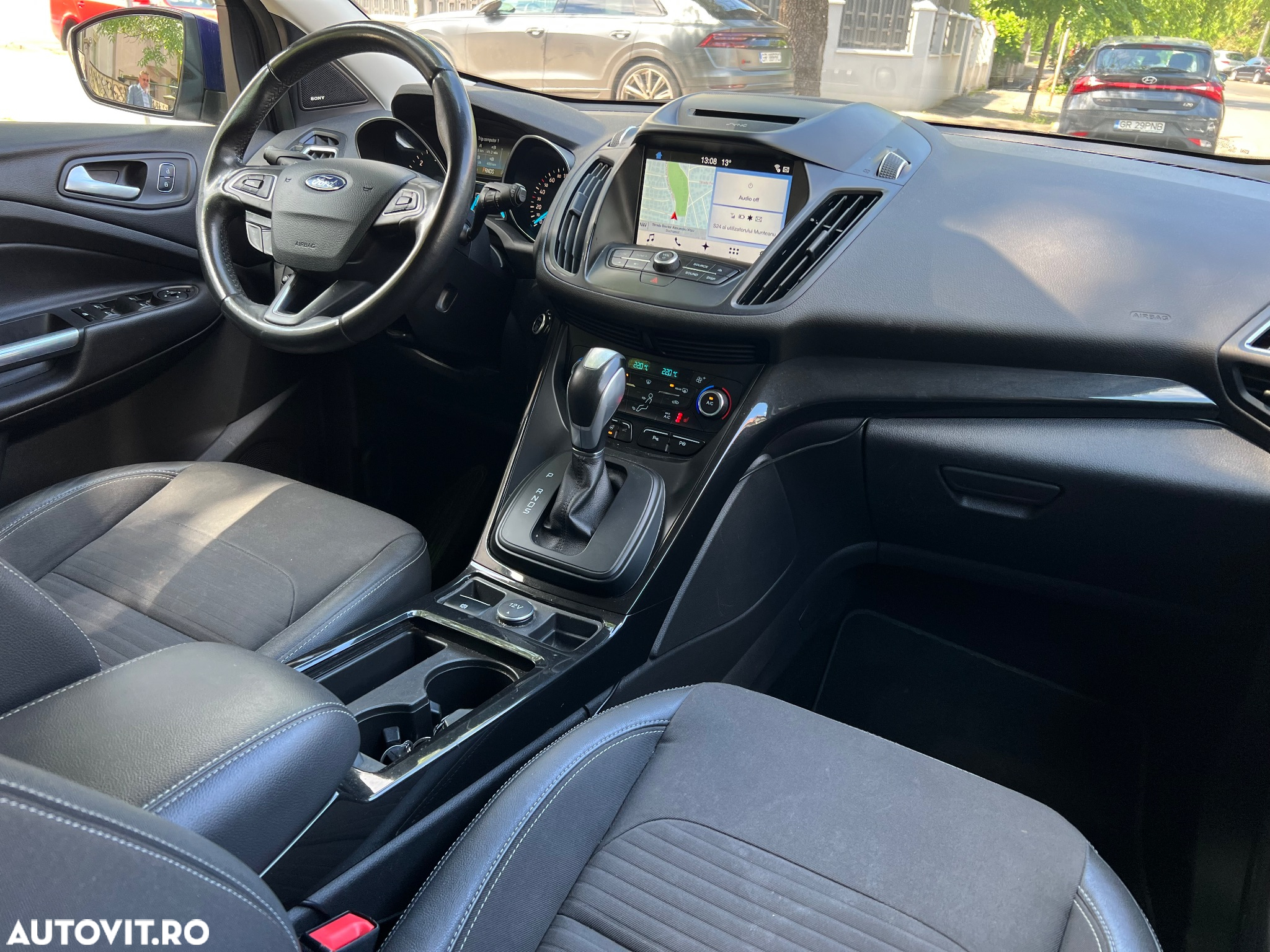 Ford Kuga 2.0 TDCi 4WD Powershift Titanium - 14