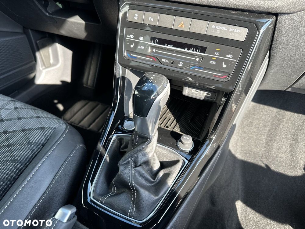 Volkswagen T-Cross - 25