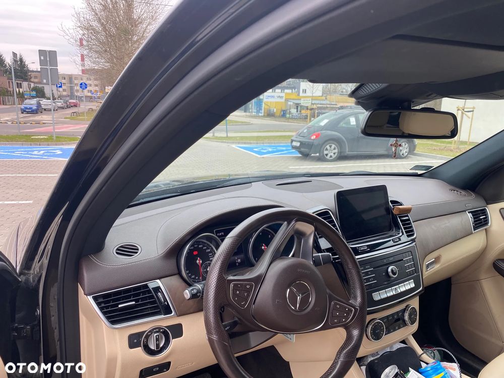 Mercedes-Benz GLE - 11
