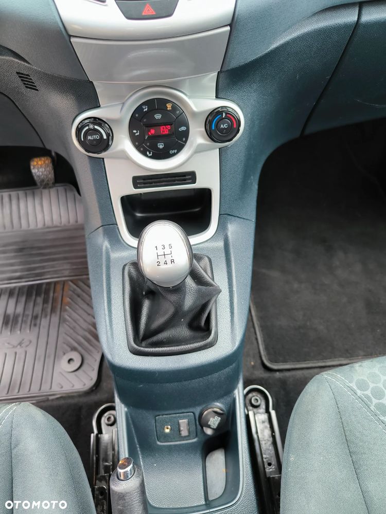 Ford Fiesta 1.4 Titanium EU5 - 12