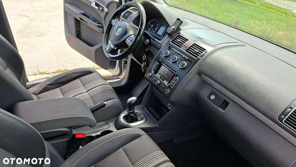 Volkswagen Touran 2.0 TDI DPF BlueMotion Technology DSG MATCH - 18