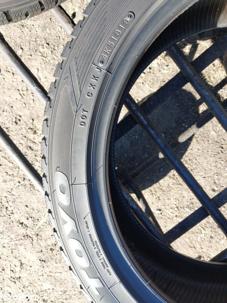 Opony zimowe 245.45.20 Toyo - 3