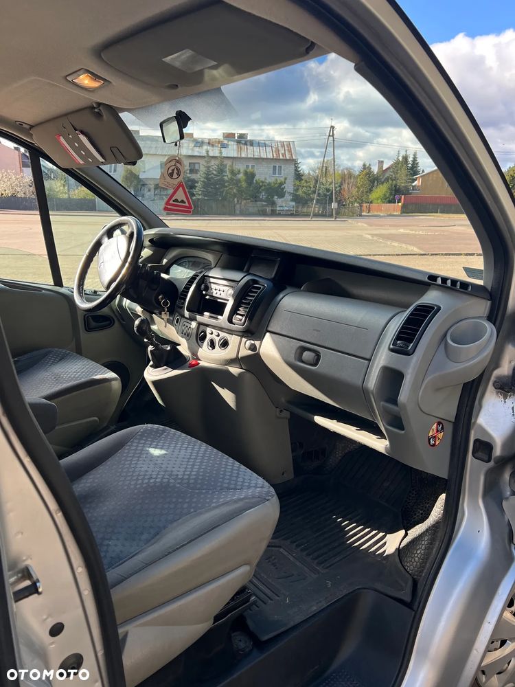 Renault Trafic - 16