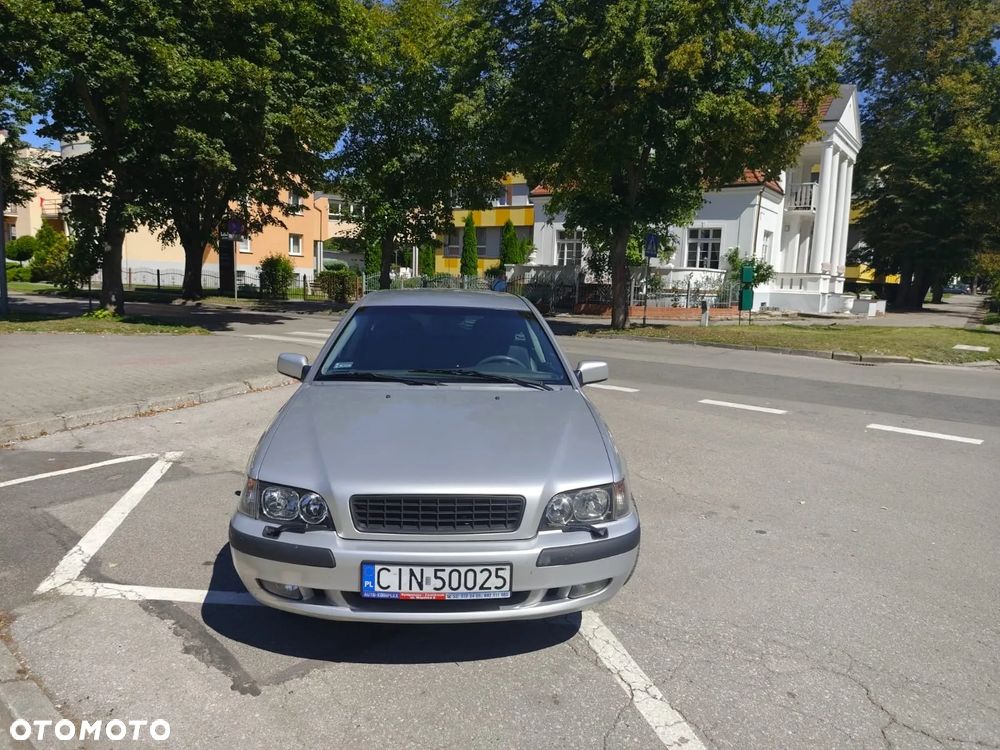 Volvo V40 1.8 - 17