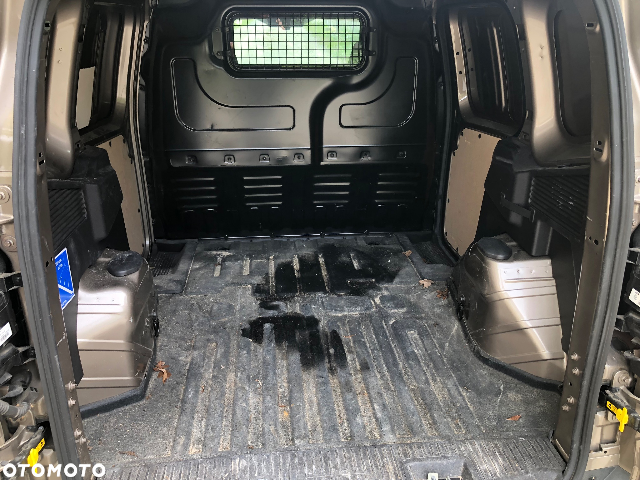 Ford Transit Courier - 8