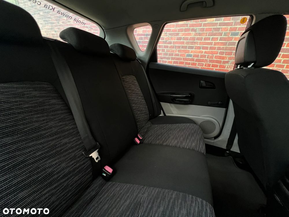 Kia Ceed - 21