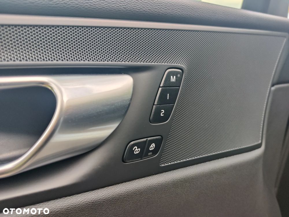 Volvo XC 60 B5 B AWD Core - 22