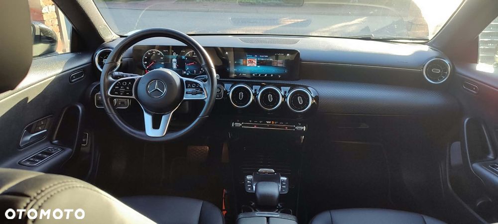 Mercedes-Benz CLA 180 7G-DCT - 10