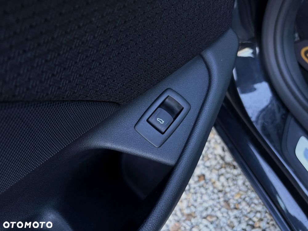 BMW Seria 5 520d - 36