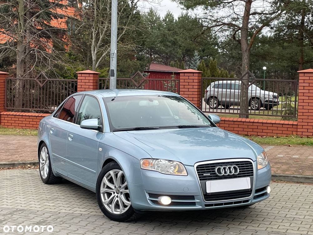 Audi A4 Limousine - 11