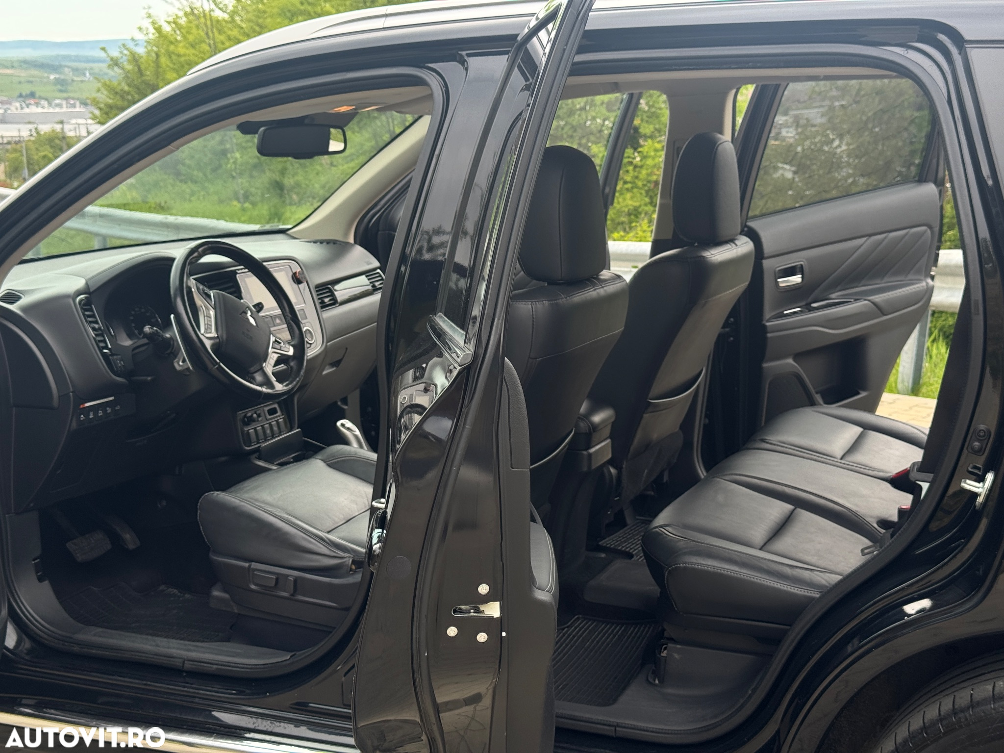 Mitsubishi Outlander 2.0 Litre DOHC MIVEC 4WD Instyle Navi - 11