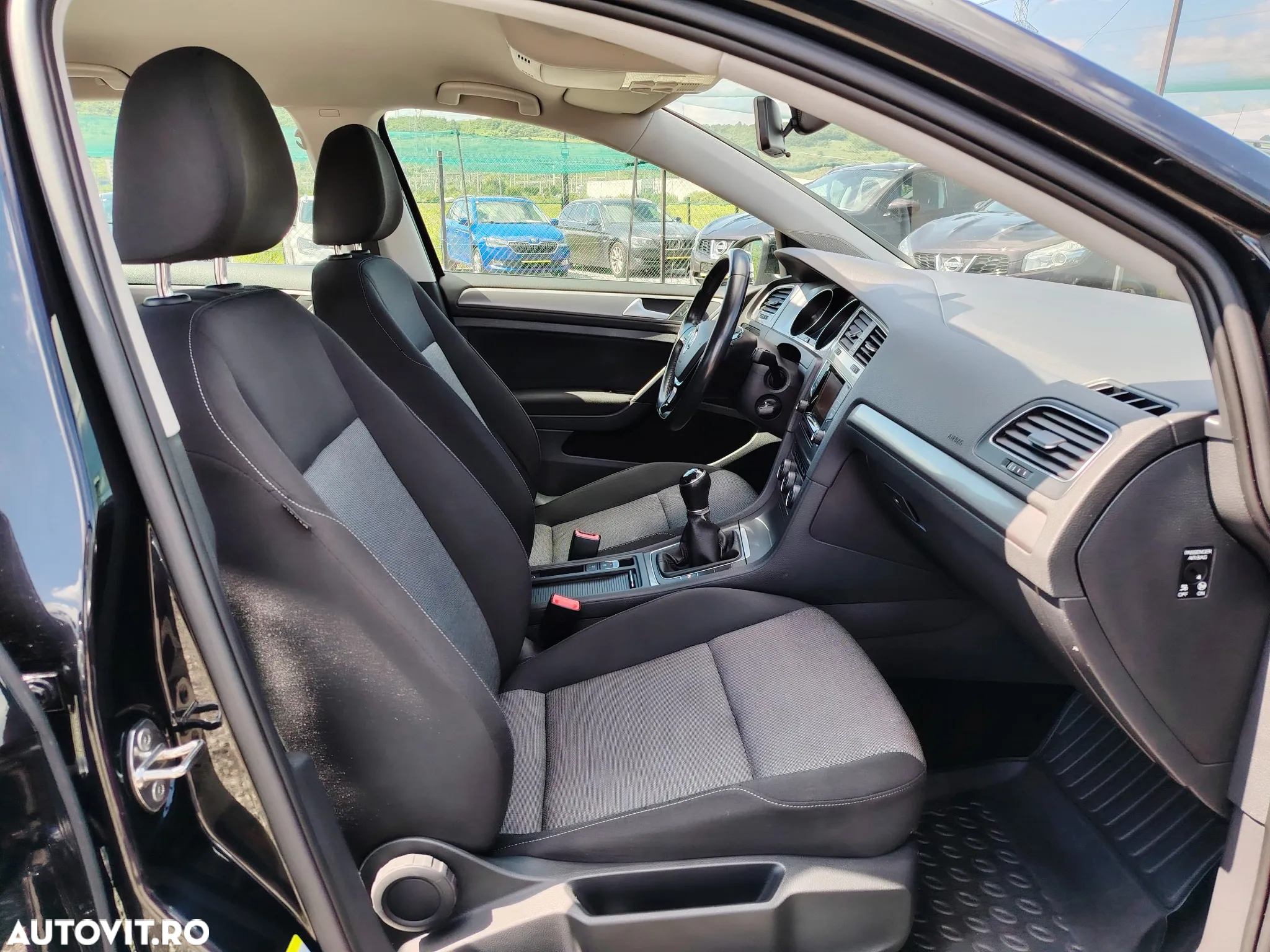 Volkswagen Golf 1.6 TDI BlueMotion Technology Comfortline - 10