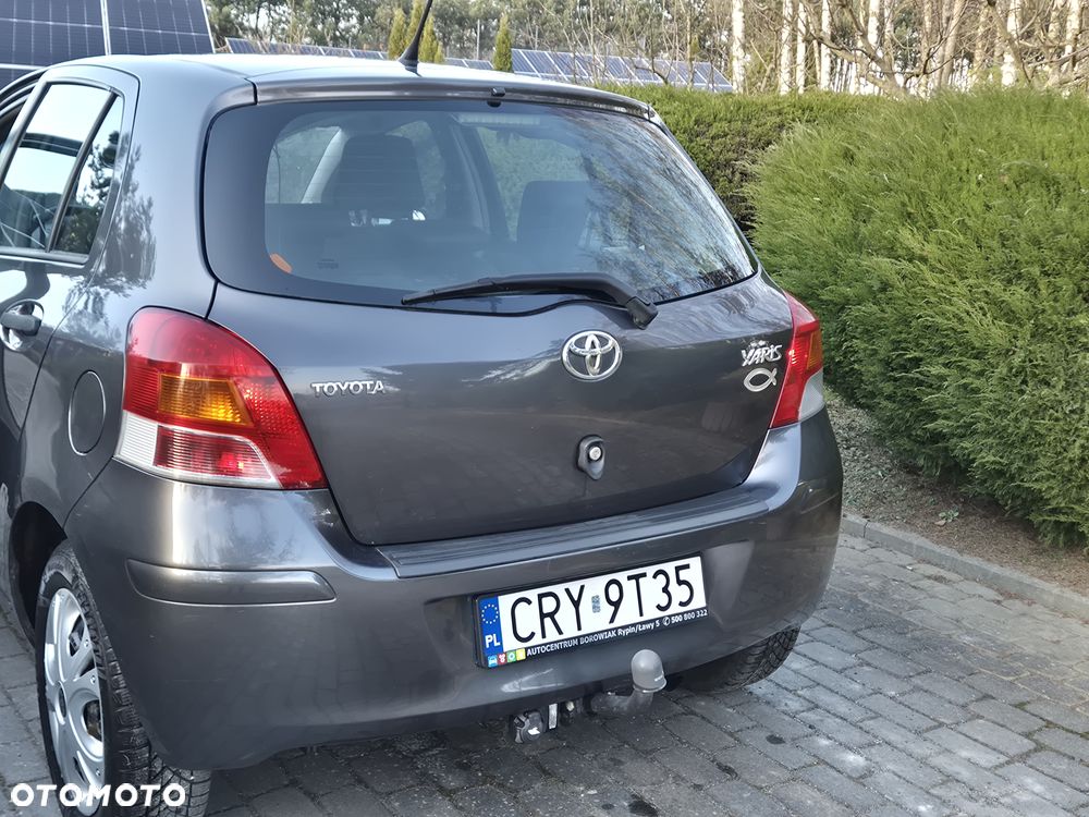 Toyota Yaris - 25