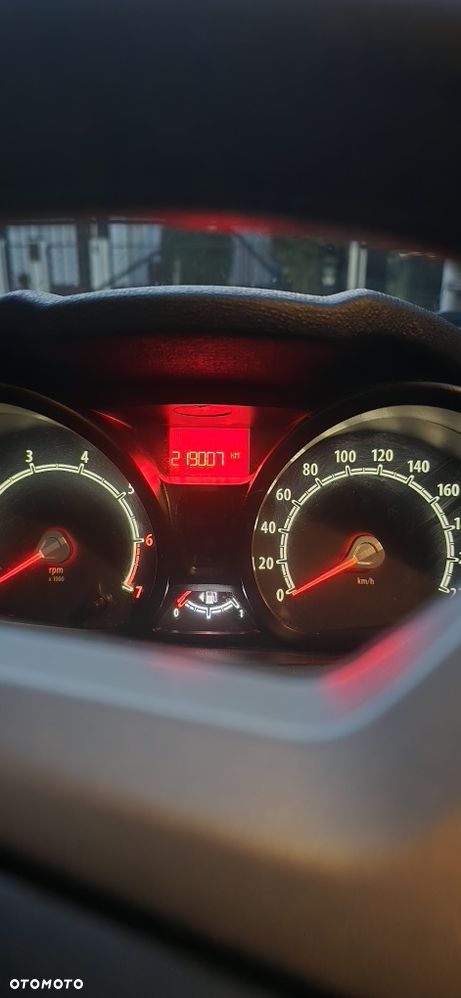 Ford Fiesta 2011 photo 5